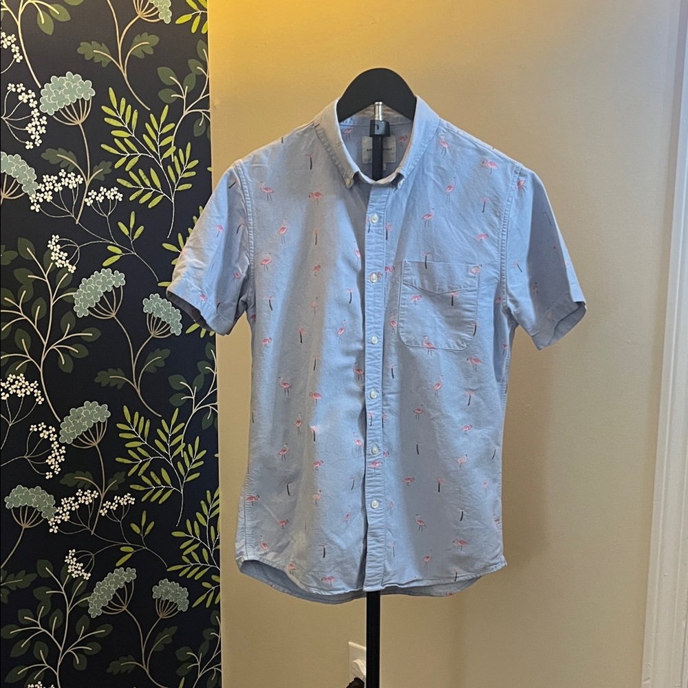 American Eagle Flamingo Print Button Down Shirt Men’s Small Blue Short Sleeve